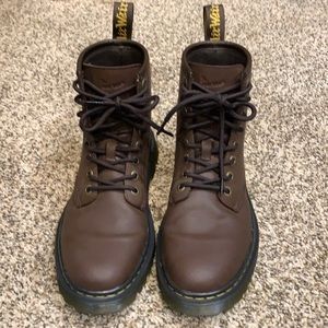 Doc Martens Awley 8 eyelet boot, dark brown smooth leather. Size 9 US/ 7 UK